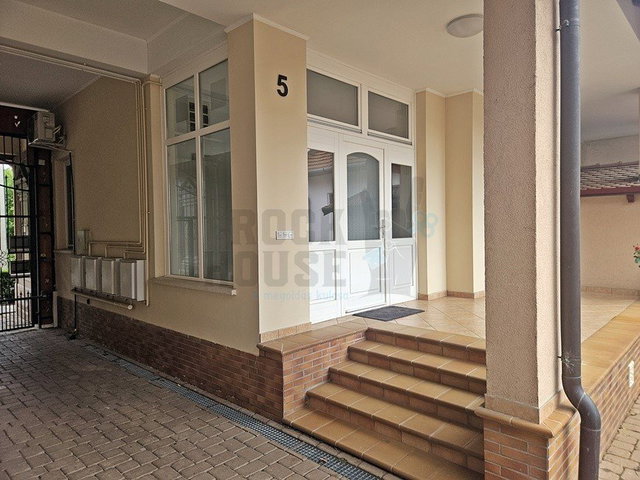 Kiadó családi ház, albérlet, Békéscsabán 160 E Ft / hó