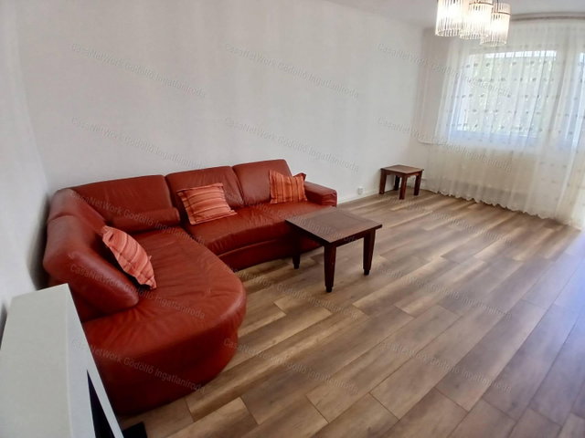 Eladó panellakás, Gödöllőn 74.89 M Ft, 2+1 szobás