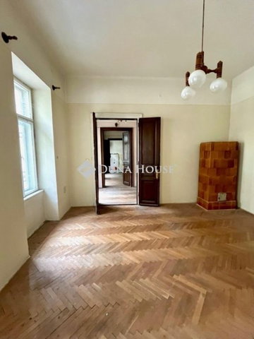 Eladó téglalakás, Budapesten, VI. kerületben 87.9 M Ft, 2 szobás