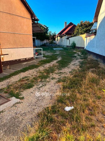 Eladó családi ház, Hajdúböszörményen 32.5 M Ft, 2+1 szobás