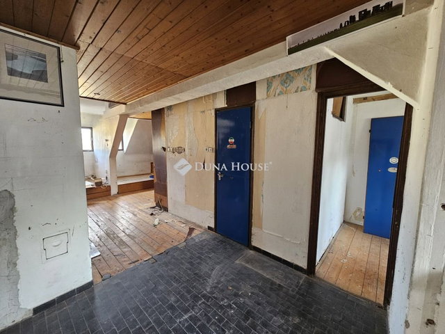 Eladó téglalakás, Esztergomban, Széchenyi téren 72 M Ft