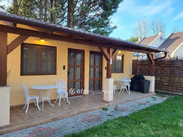 Eladó ikerház, Zamárdiban 199.5 M Ft, 7+1 szobás