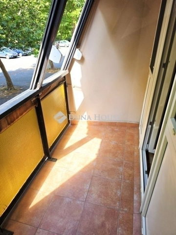Eladó panellakás, Pécsett 41.9 M Ft, 2 szobás