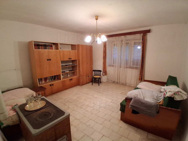 Eladó családi ház, Felsőmocsoládon 12 M Ft, 2+1 szobás