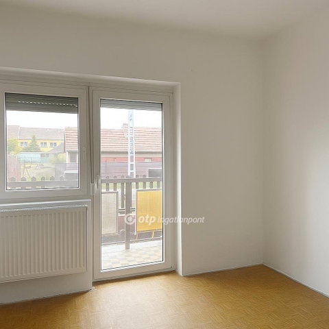 Eladó családi ház, Felsőpakonyban 89.9 M Ft, 3+1 szobás