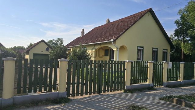 Eladó családi ház, Tiszaderzsen 57 M Ft, 3 szobás