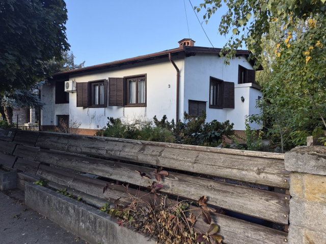 Eladó családi ház, Pilisen, Csalogány utcában 79.9 M Ft