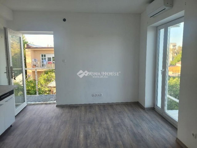 Eladó téglalakás, Budapesten, XXII. kerületben 22 M Ft, 2 szobás