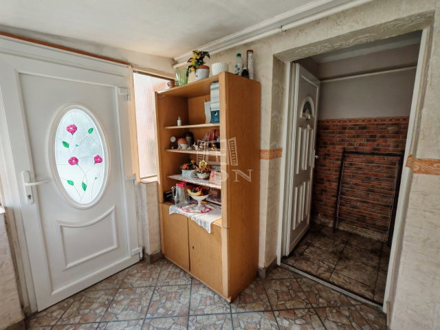 Kiadó családi ház, albérlet, Pécelen 290 E Ft / hó, 2+2 szobás