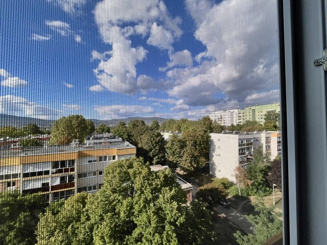 Eladó panellakás, Pécsett 52.9 M Ft, 3 szobás
