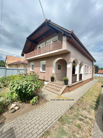 Eladó családi ház, Balatonlelleén 129.9 M Ft, 6 szobás