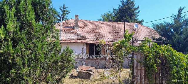 Eladó családi ház, Kunszentmártonban 2.7 M Ft, 3+1 szobás