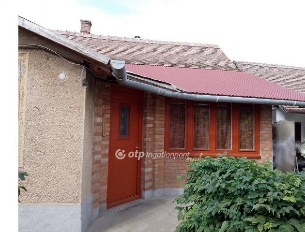 Eladó családi ház, Mezőtúron 17 M Ft, 2 szobás