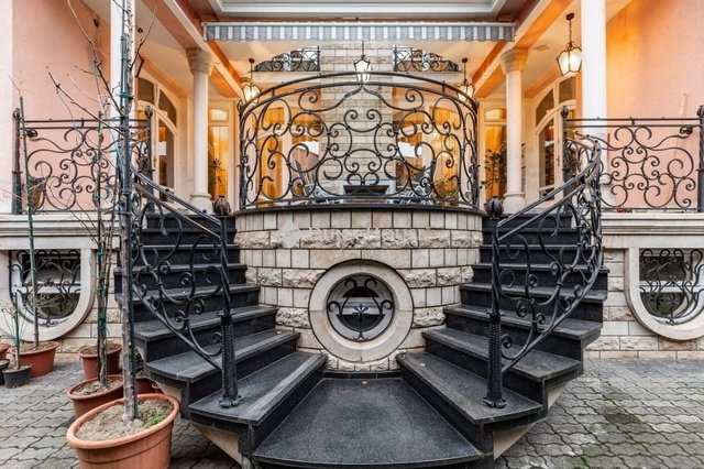 Eladó családi ház, Budapesten, XIV. kerületben 350 M Ft