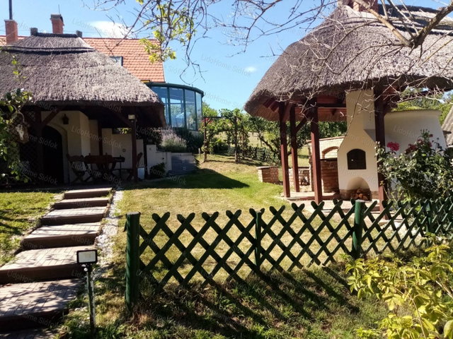 Eladó családi ház, Zamárdiban 360 M Ft, 5 szobás