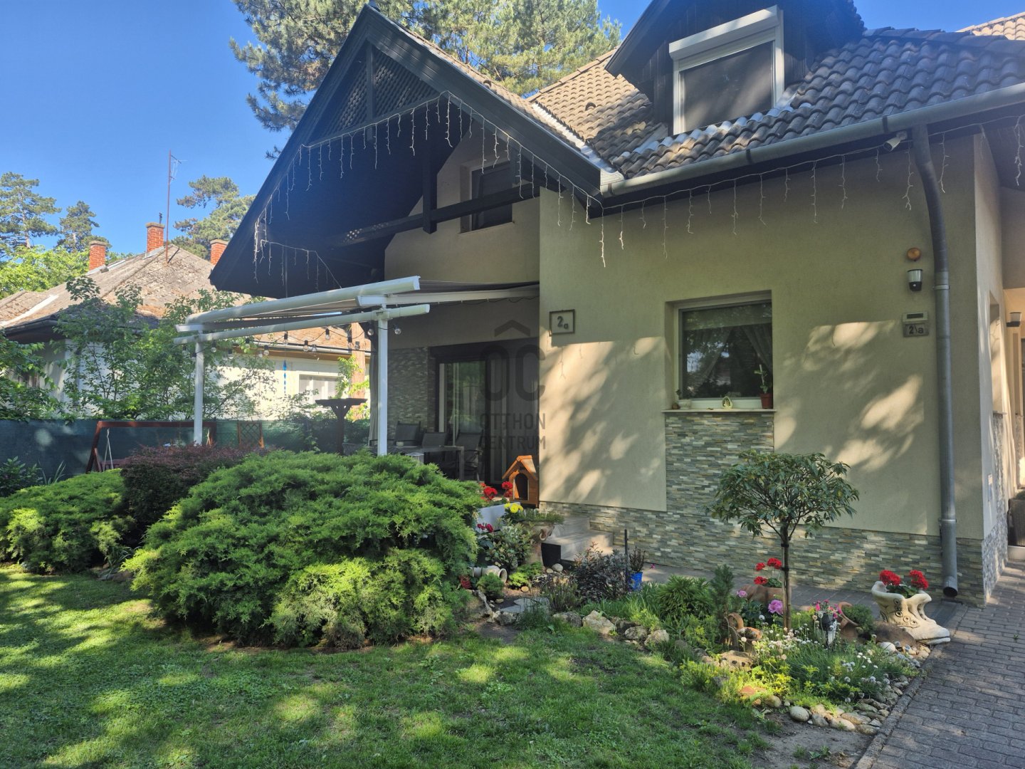 6 bed · 250m² · 345.000.000 ft