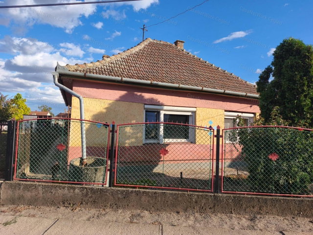 Eladó családi ház, Tápiószelén 23.9 M Ft, 3 szobás