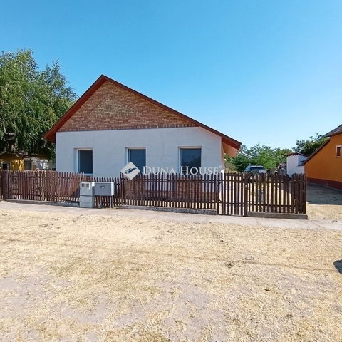 Eladó családi ház, Forráskúton 79.9 M Ft, 5 szobás