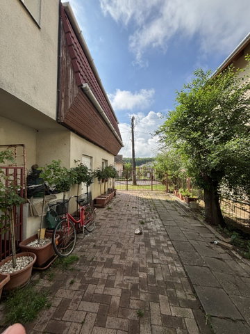 Eladó családi ház, Debrecenben 165 M Ft, 9 szobás