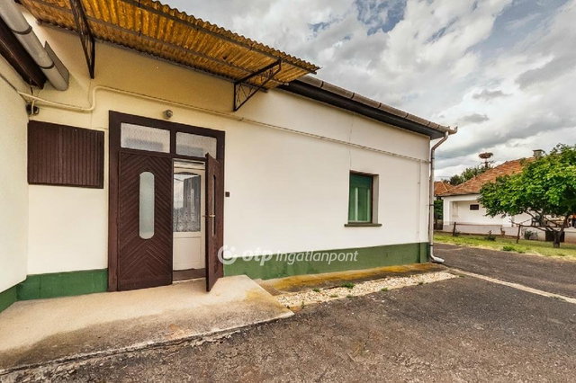 Eladó családi ház, Bodrogkisfaludon 49.9 M Ft, 5+1 szobás