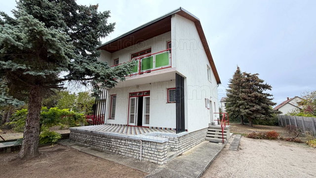 Eladó családi ház, Balatonalmádiban 80 M Ft, 4 szobás