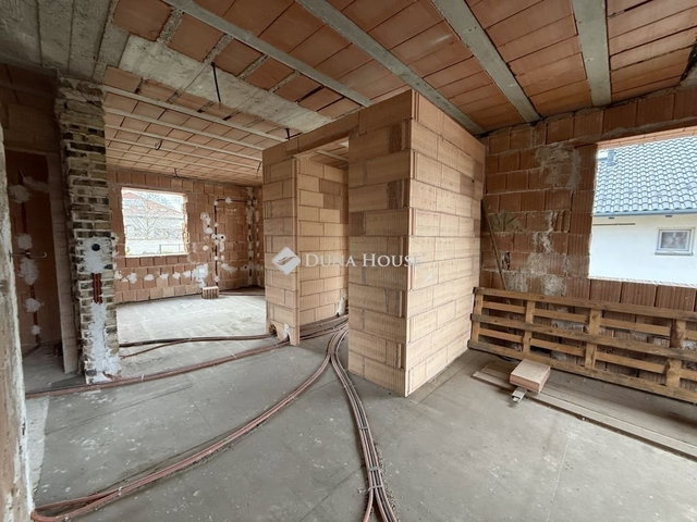 Eladó családi ház, Sóskúton 72 M Ft, 3 szobás