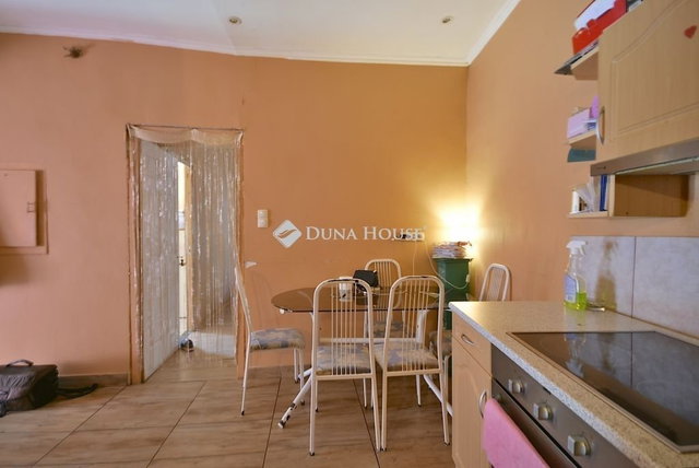 Eladó családi ház, Budaörsön 49.9 M Ft, 2 szobás