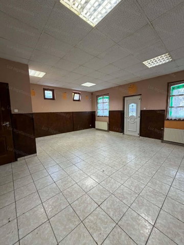 Eladó üzlethelyiség, Oroszlányban 68 M Ft / költözzbe.hu