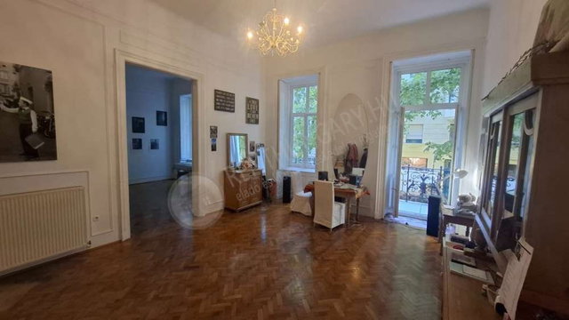 Eladó téglalakás, Budapesten, VI. kerületben, Liszt Ferenc téren