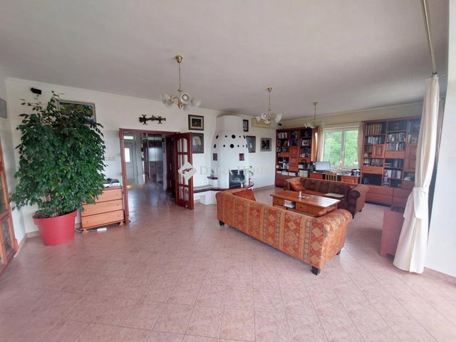 Eladó családi ház, Szentendrén 215 M Ft, 6 szobás