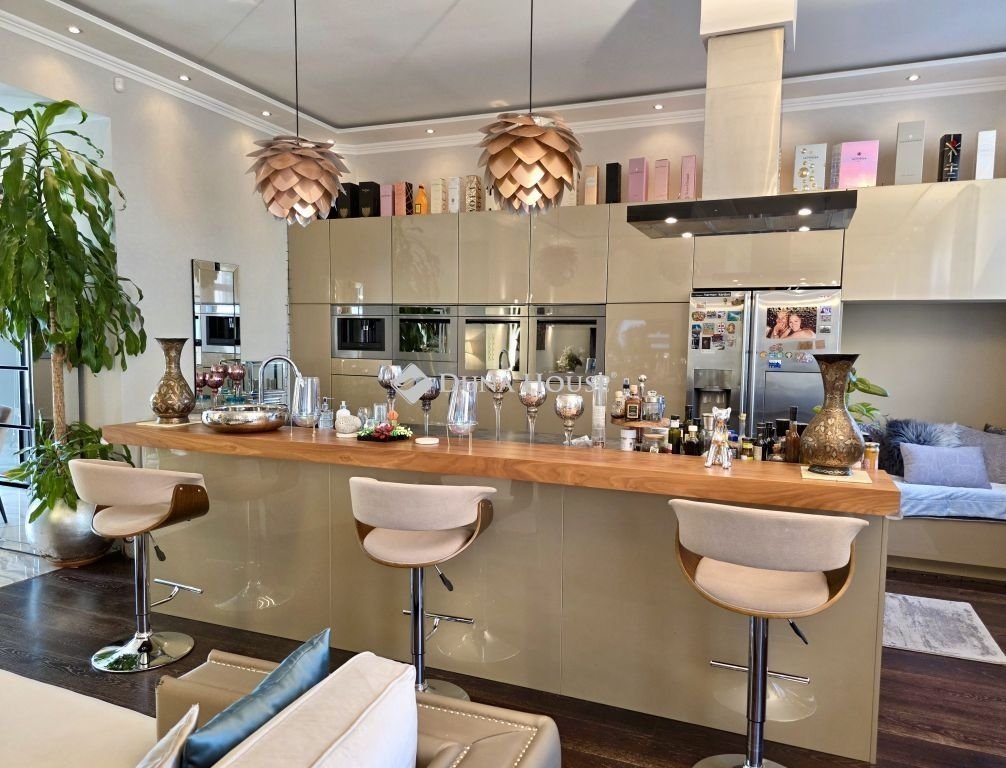 2 bed · 98m² · 690.000 ft