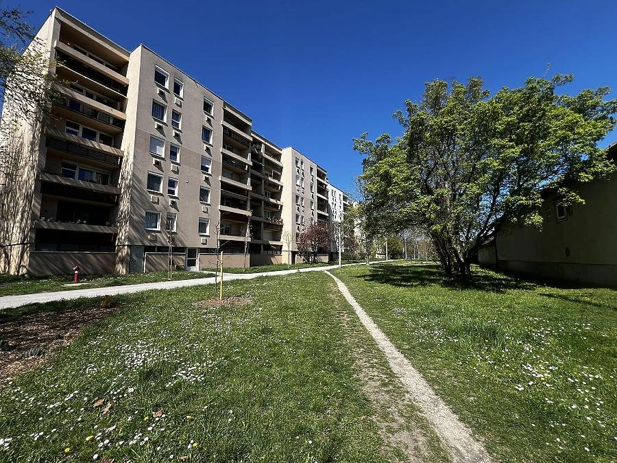3 bed · 61m² · Panellakás · 64.900.000 ft