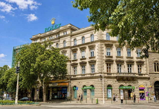 Eladó téglalakás, Budapesten, VI. kerületben 66.5 M Ft, 1 szobás