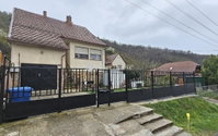 Eladó családi ház, Pécsett 64.99 M Ft, 3 szobás