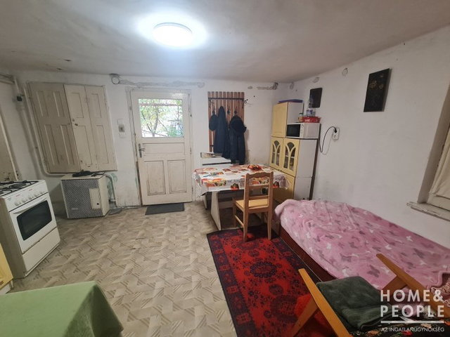 Eladó családi ház, Hódmezővásárhelyen 28 M Ft, 2 szobás