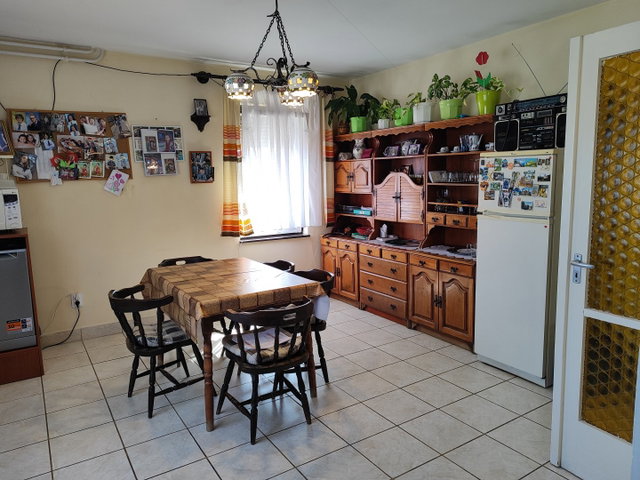Eladó családi ház, Szekszárdon, Szőlő utcában 61 M Ft