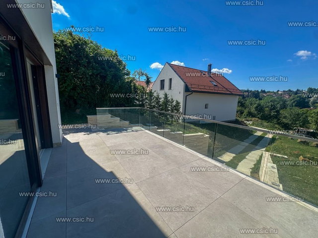Eladó családi ház, Budapesten, II. kerületben 299 M Ft