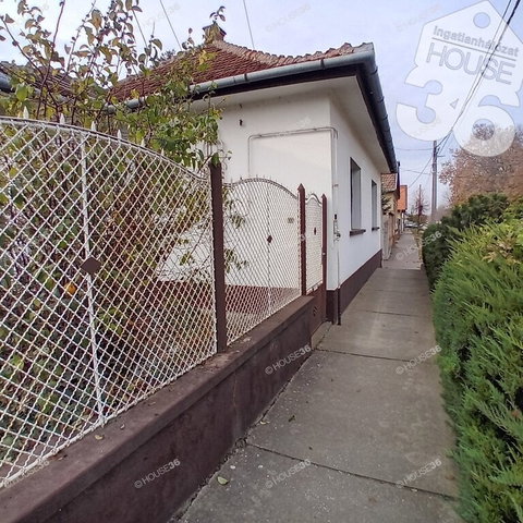 Eladó családi ház, Lajosmizsén 33.5 M Ft, 3 szobás
