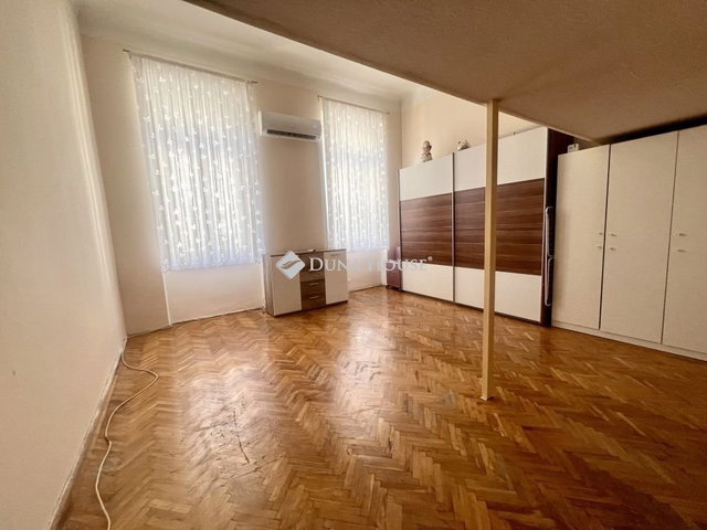 Eladó téglalakás, Budapesten, VIII. kerületben 44.9 M Ft