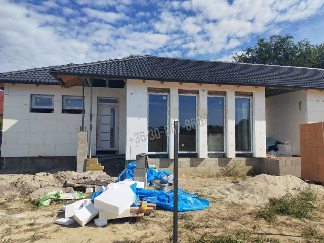 Eladó családi ház, Adonyban 79.9 M Ft, 3 szobás