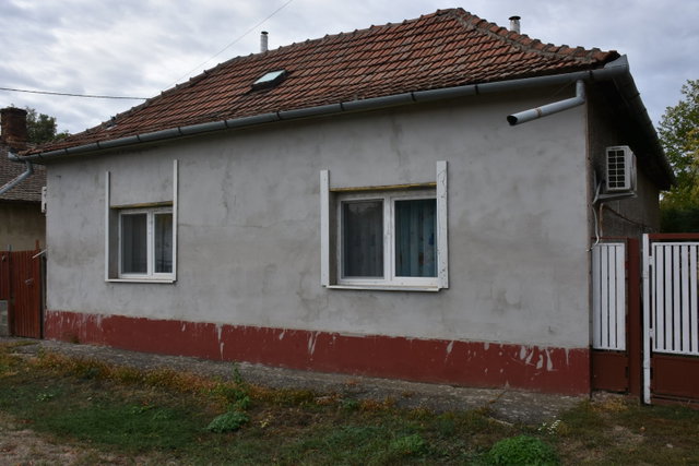 Eladó családi ház, Törökszentmiklóson 25 M Ft, 2 szobás