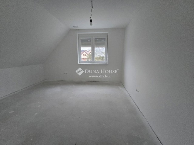Eladó családi ház, Aranyosgadányban 98 M Ft, 7 szobás