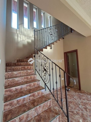Eladó családi ház, Debrecenben 139.9 M Ft, 4 szobás