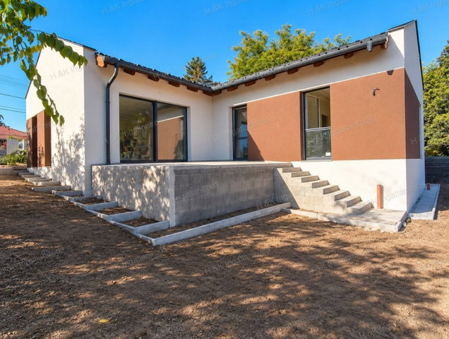 Eladó családi ház, Gödön 184.9 M Ft, 5 szobás