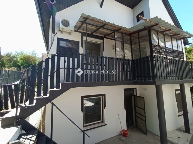 Eladó családi ház, Nyergesújfaluban 63 M Ft, 4 szobás