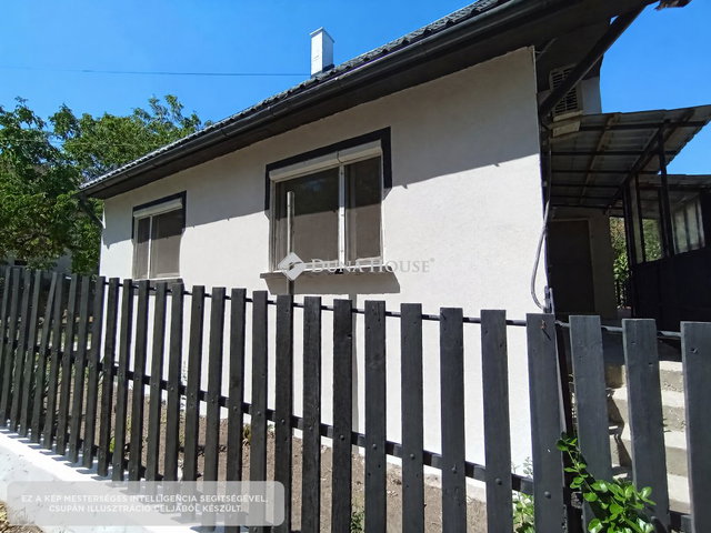 Eladó családi ház, Nyergesújfaluban 63 M Ft, 4 szobás