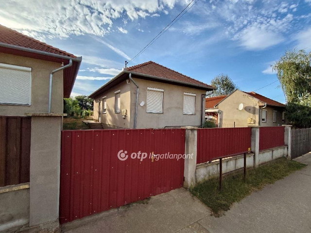 Eladó családi ház, Tégláson 47 M Ft, 3 szobás