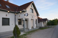Eladó üzlethelyiség, Abában 89.5 M Ft, 9 szobás