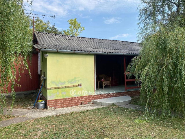 Eladó nyaraló, Mezőtúron 18.5 M Ft, 2 szobás