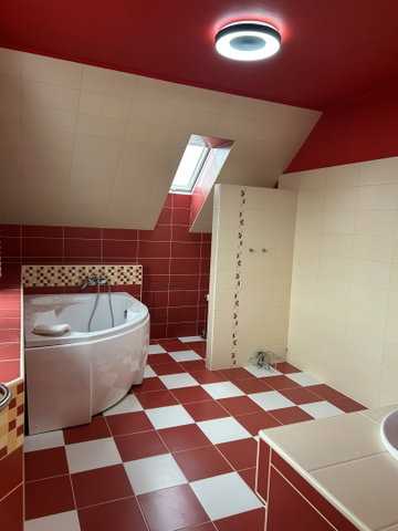 Kiadó családi ház, albérlet, Székesfehérvárott 490 E Ft / hó